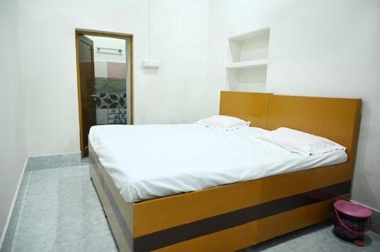 The Hotel Ambassador Inn Варанаси Экстерьер фото